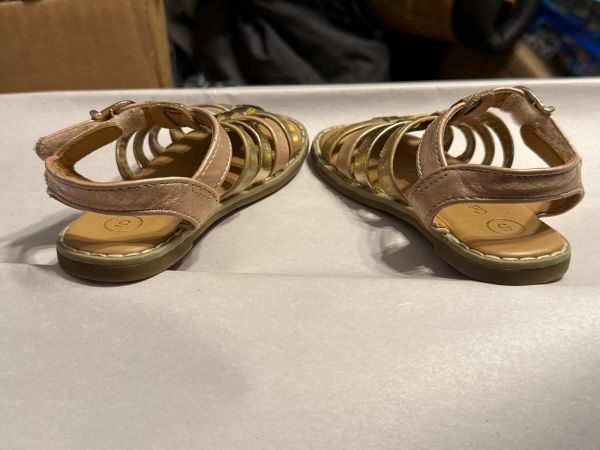 Cat and jack sandals photo 4