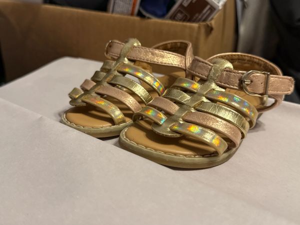 Cat and jack sandals photo 3