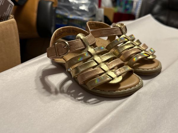 Cat and jack sandals photo 2