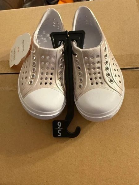 Girls shoes 5-6 photo 2