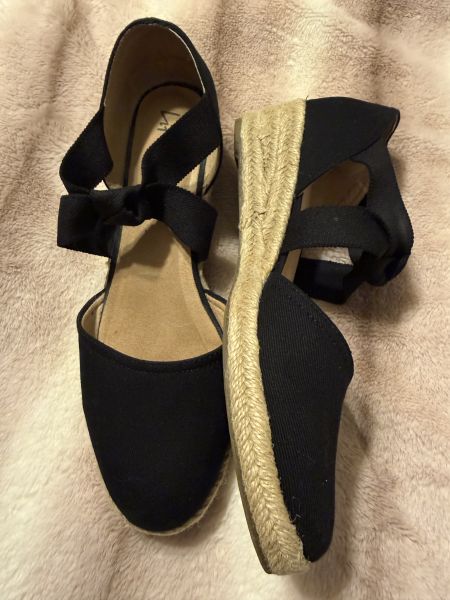 Ladies shoes photo 2